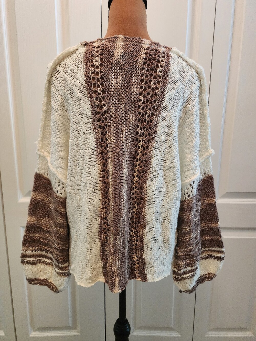 Angie Boutique Kelsey Lightweight Cream & Taupe Knit Crop Sweater Casual V-Neck - Picture 6 of 7